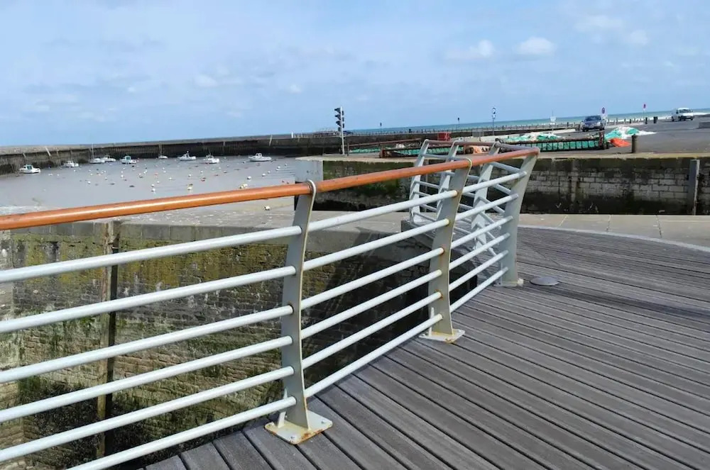 Apartment With one Bedroom in Port-en-bessin-huppain, With Wonderful sea View and Wifi - 6 km From the Beach