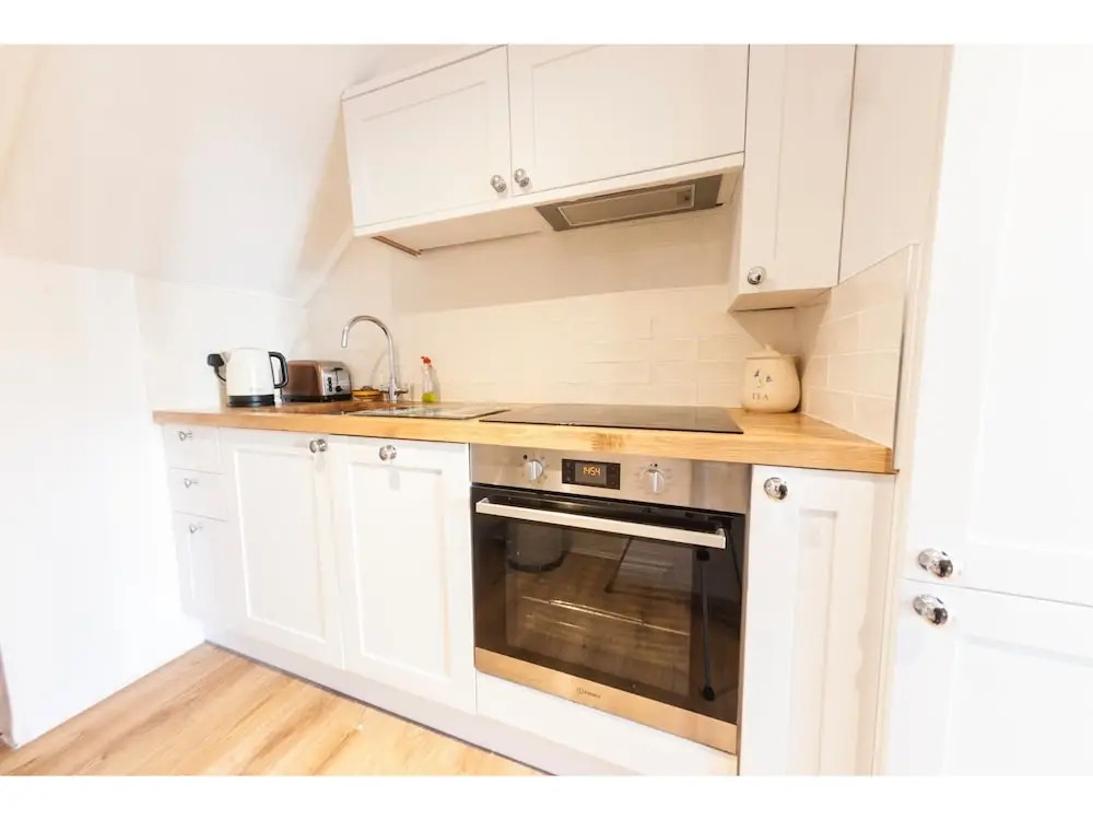 Newly Refurbished Victorian Style Flat for 2
