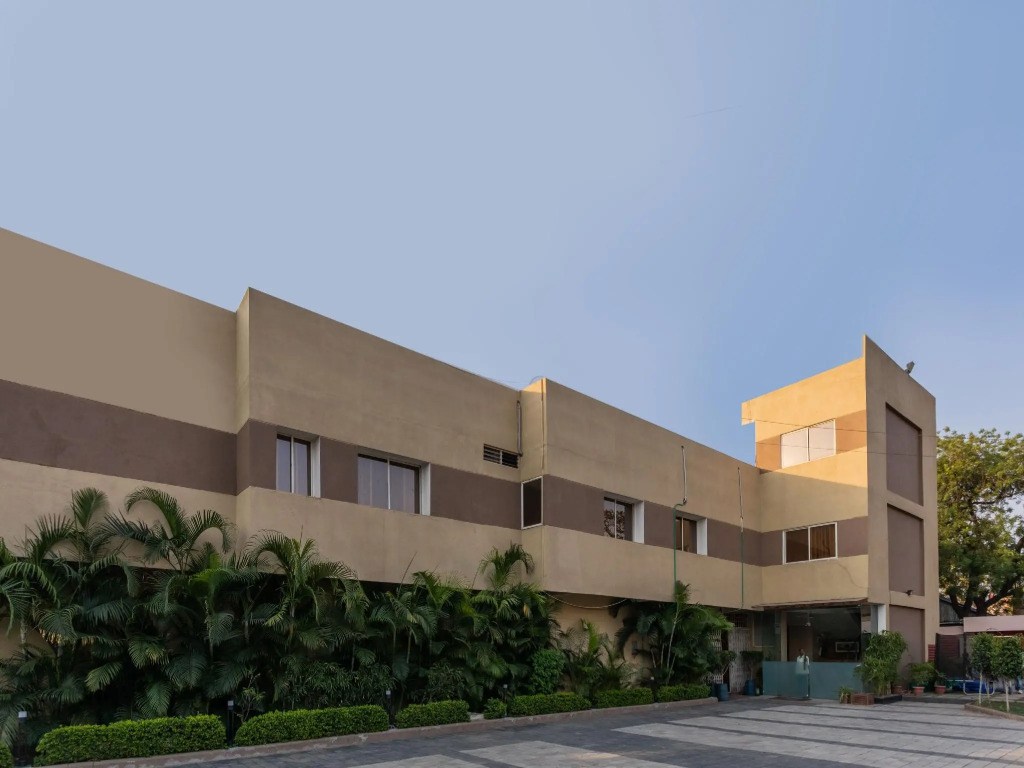OYO Flagship 66785 Hotel Oyster Suites