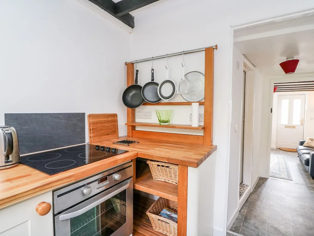 4 Oakfield Cottages