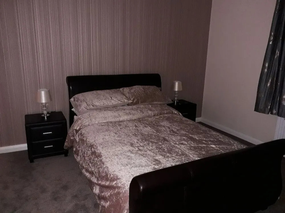 THE NEW Accommodation FREE complimentary breakfast and parking