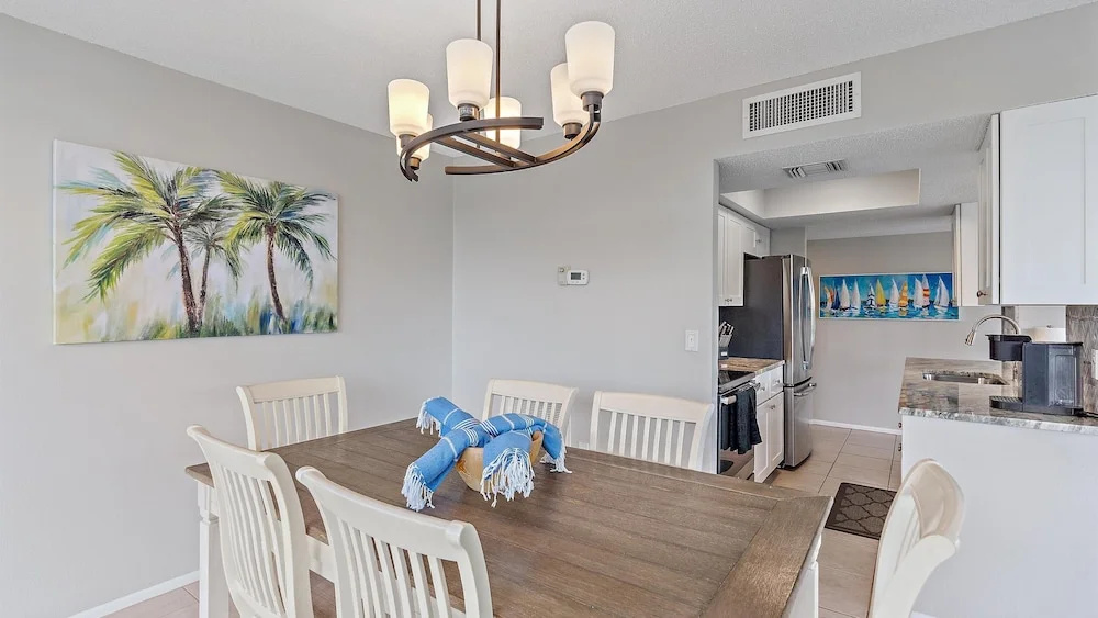 Hawk's Sea Nest 2 Bedroom Condo by RedAwning