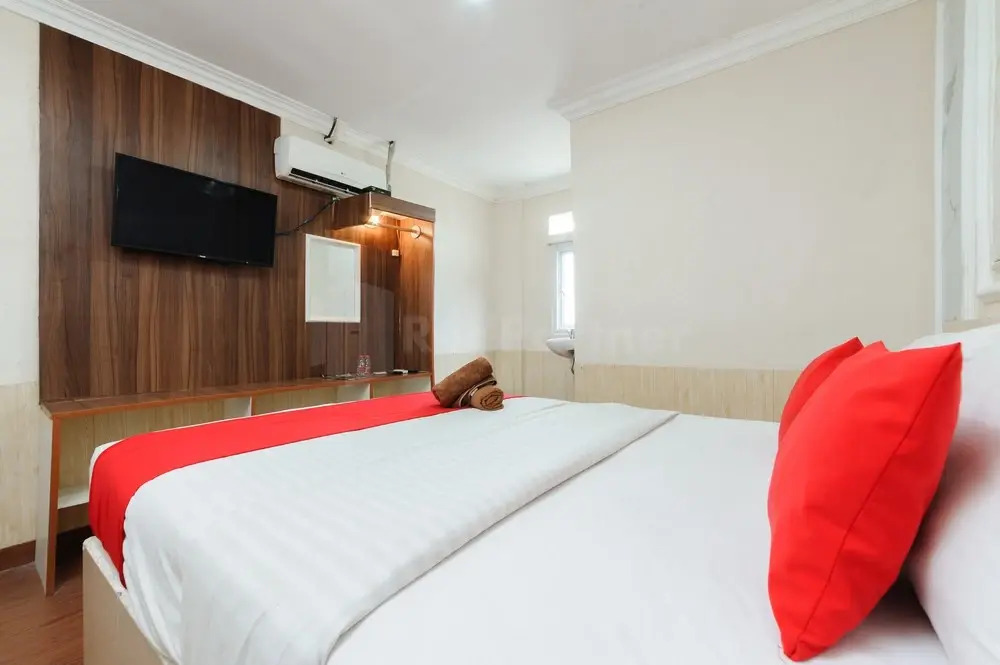 My home2 Mall Ciputra Cibubur Redpartner