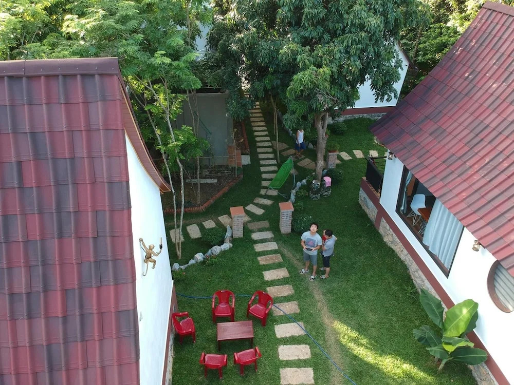 Tropical Valley Homestay - Villas