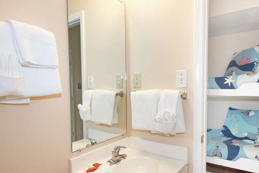 561 E. Beach Blvd Penthouse #1302 1 Bedroom 2 Bathrooms Condo