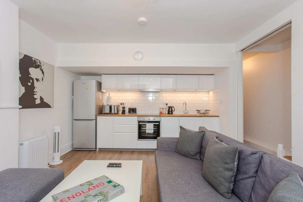 2 Bedroom Flat In Highbury