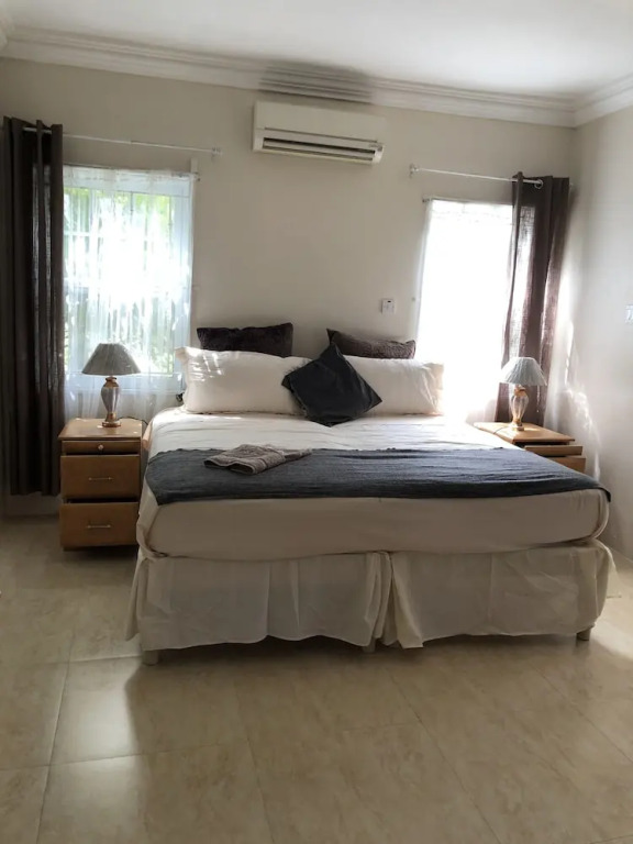 Stunning 2-bed Apartment in Montego Bay