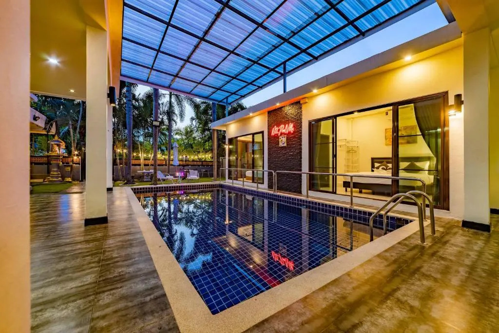 4 Bedroom Modern Pool Villa BL10