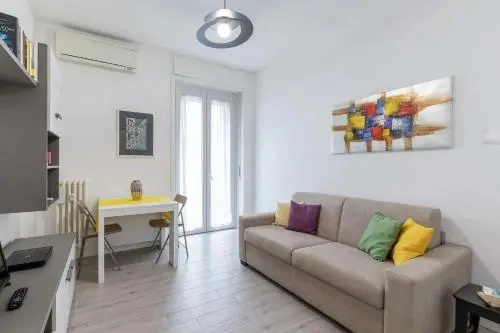 Piazza De Angeli M1 Comfortable Flat With Balcony