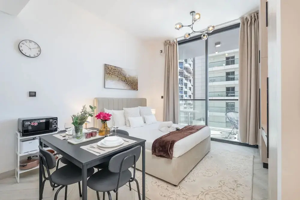 Outstanding Studio in Empire Residence JVC