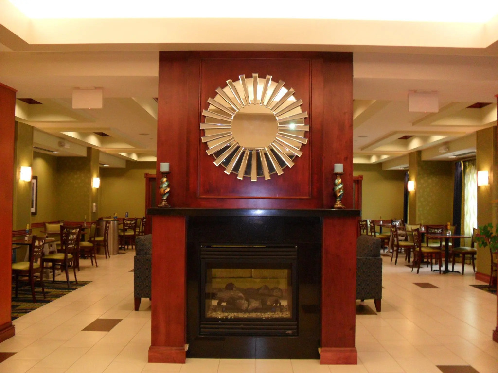 Holiday Inn Express and Suites Urbandale Des Moines by IHG