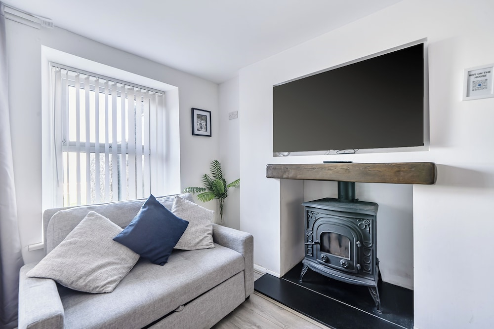 Stunning Sea View Blue Haven in Penmaenmawr