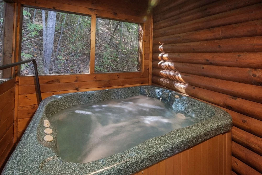 Er36 - Cozy Creekside Great Location- Close To Town 1 Bedroom Cabin by RedAwning