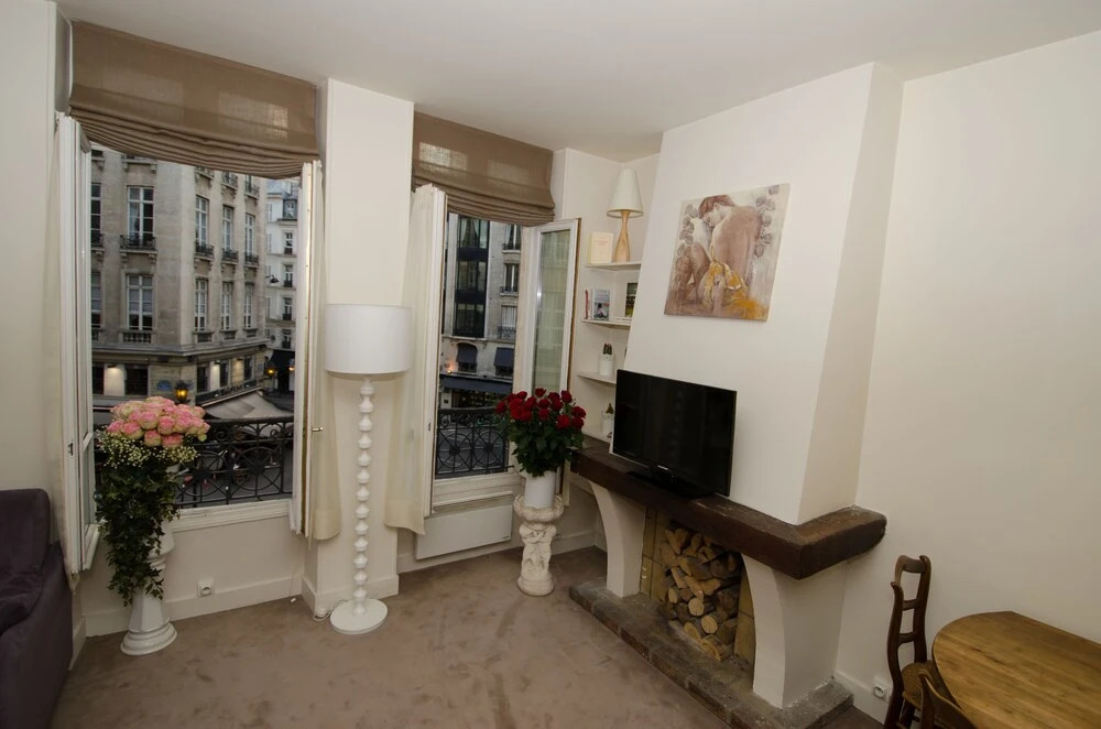 Apartments - Into Paris