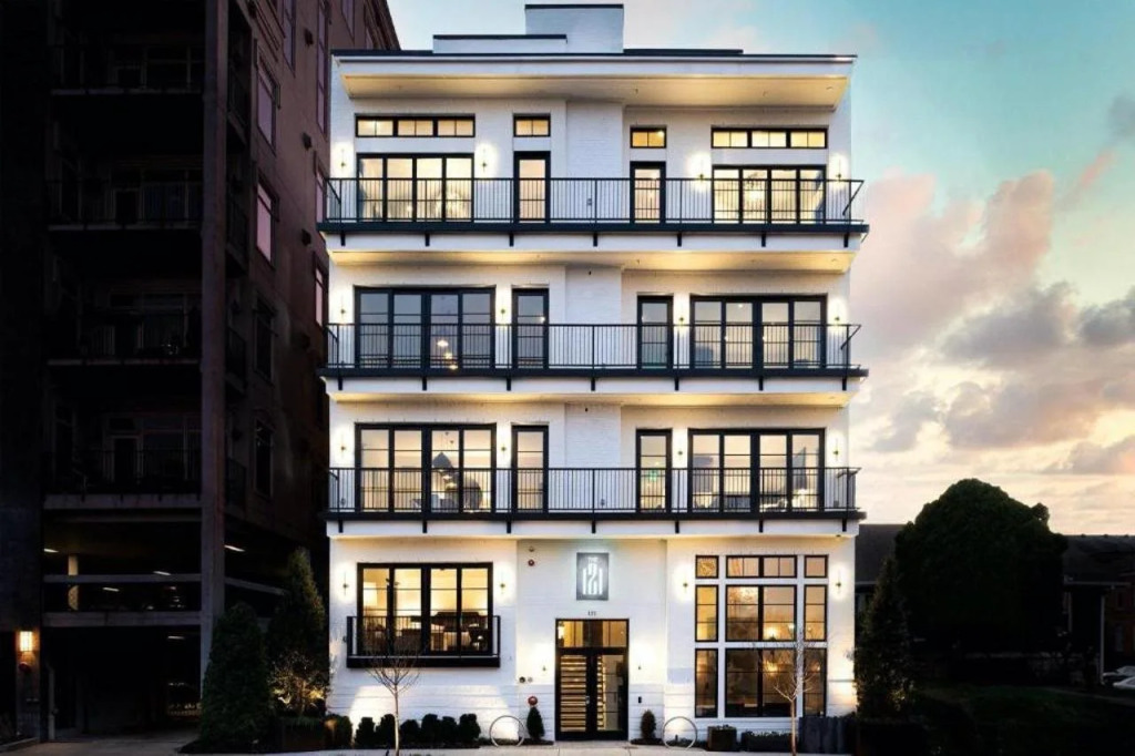 121 Hotel by AvantStay