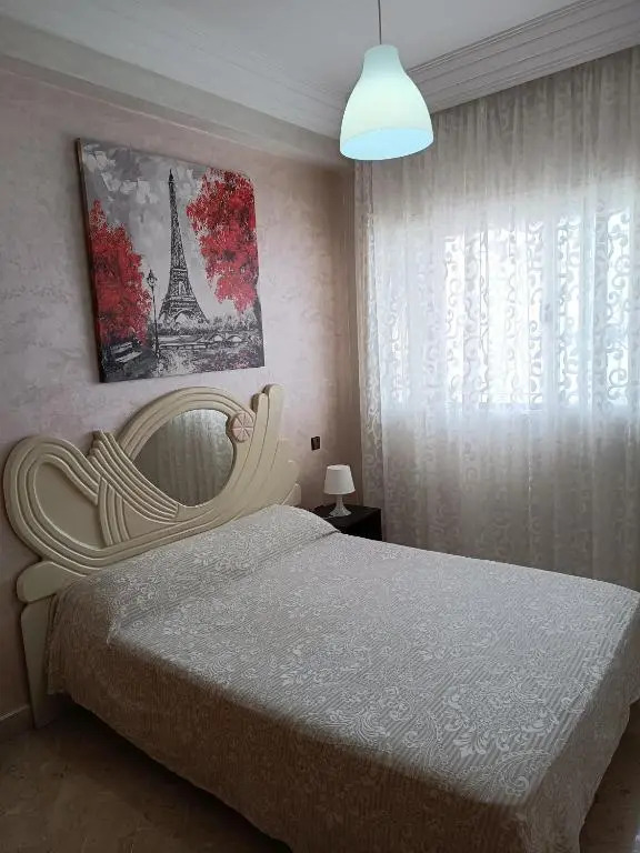Bel appartement a 2min de Gare TGV Agdal