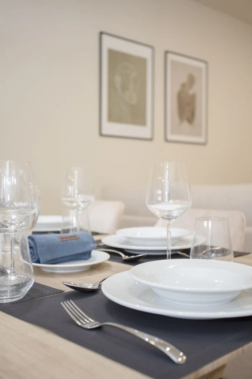 Liiiving in Porto-Uptown Pearl Apartment
