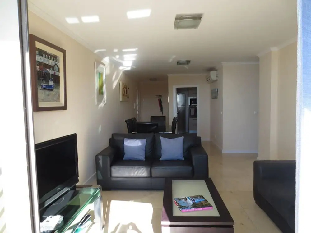 Plaza Bay Luxury Apartment with Swimming Pool