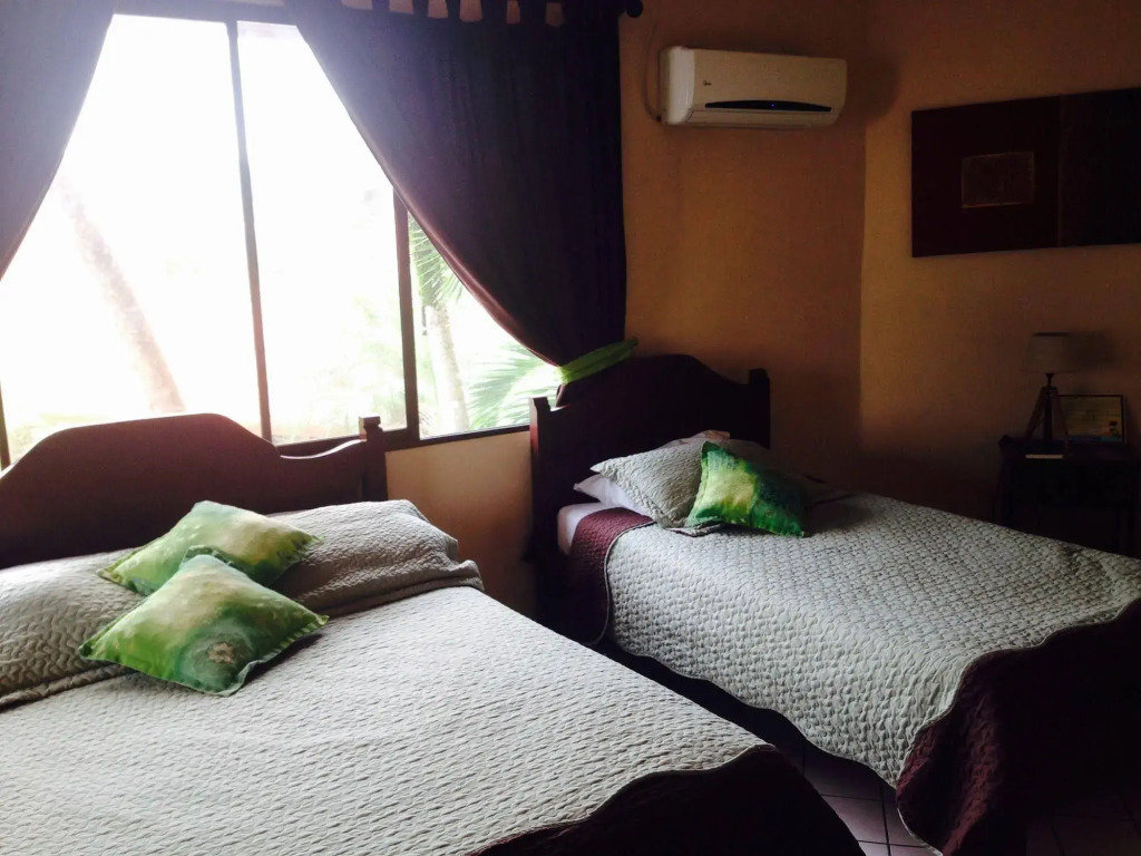 Hotel Mango Mar