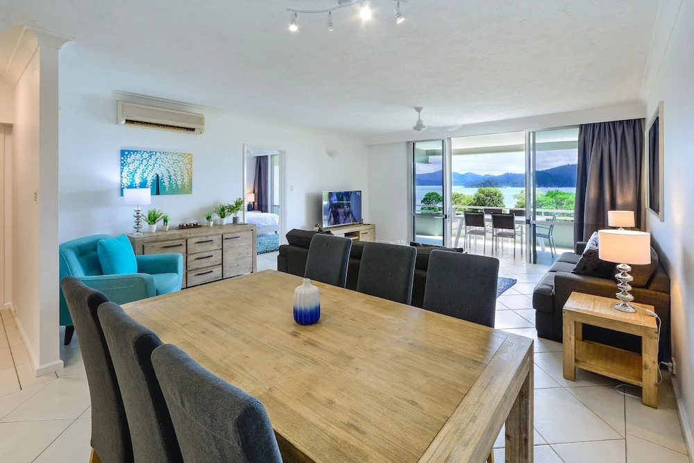 Beach Front Lagoon Lodge Apartments