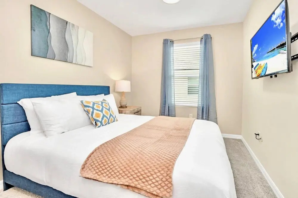 7BR Family Home - Star Wars Princess Theme - Sleeps 14 - w Pool Hot Tub Games