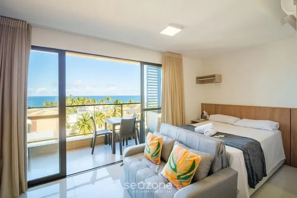 Stay Just Steps From Itapua Beach, With Pool and gym - RGF