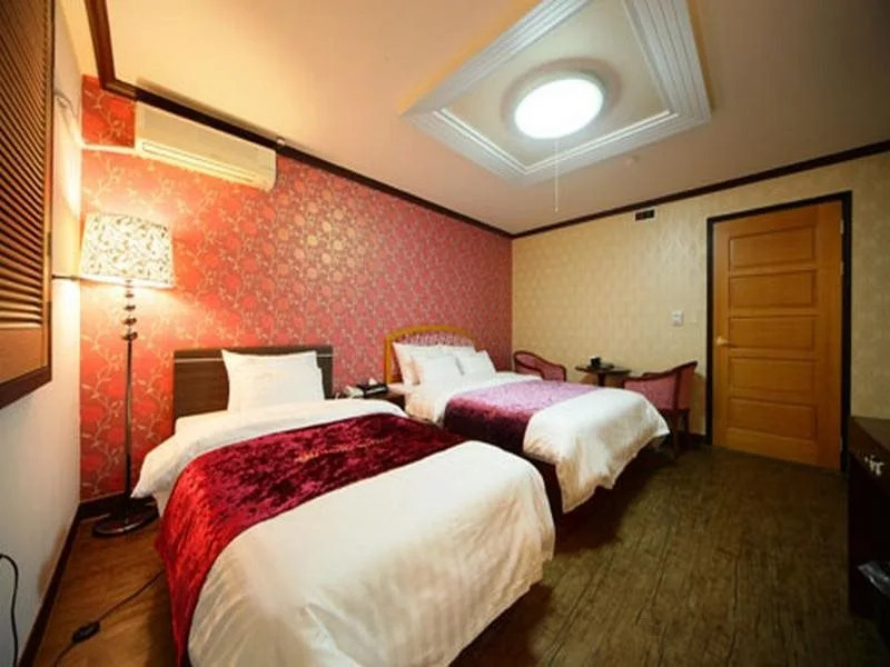 Royal Tourist Hotel