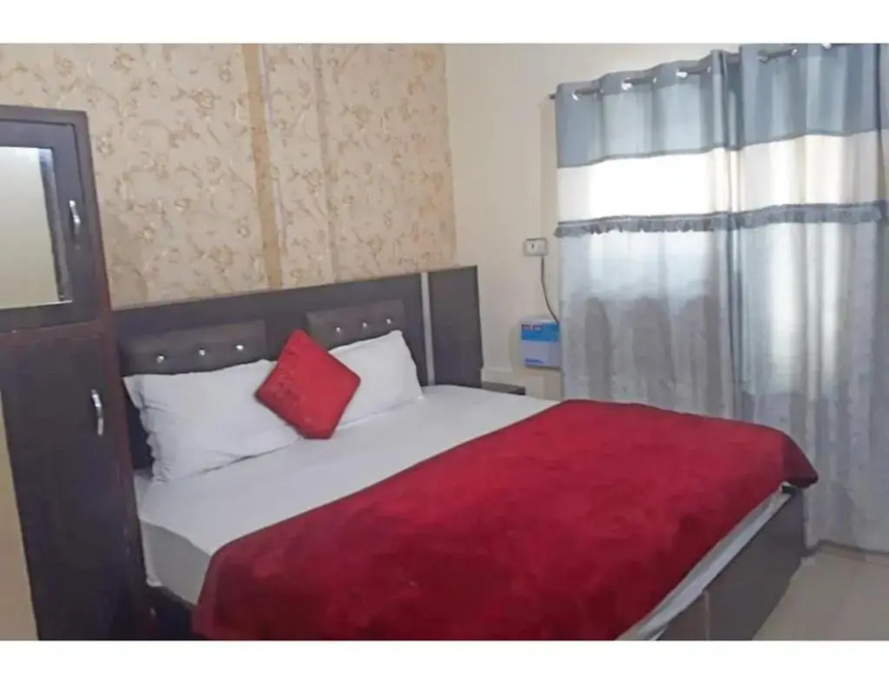 OYO 26655 Dr Guest House