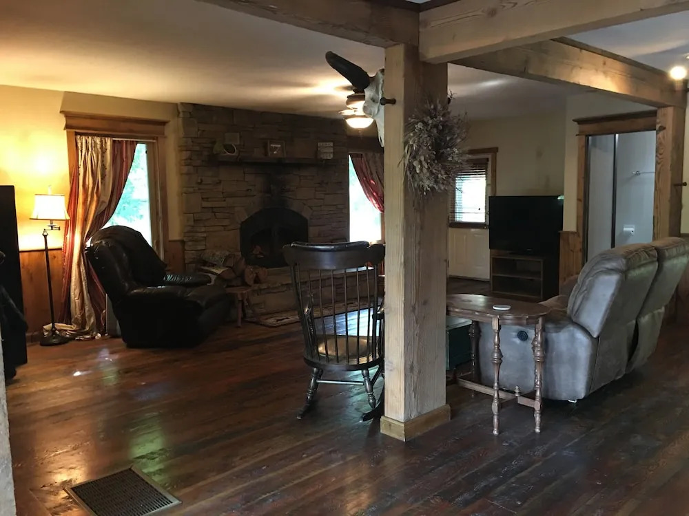 Little Trail Creek Cabins