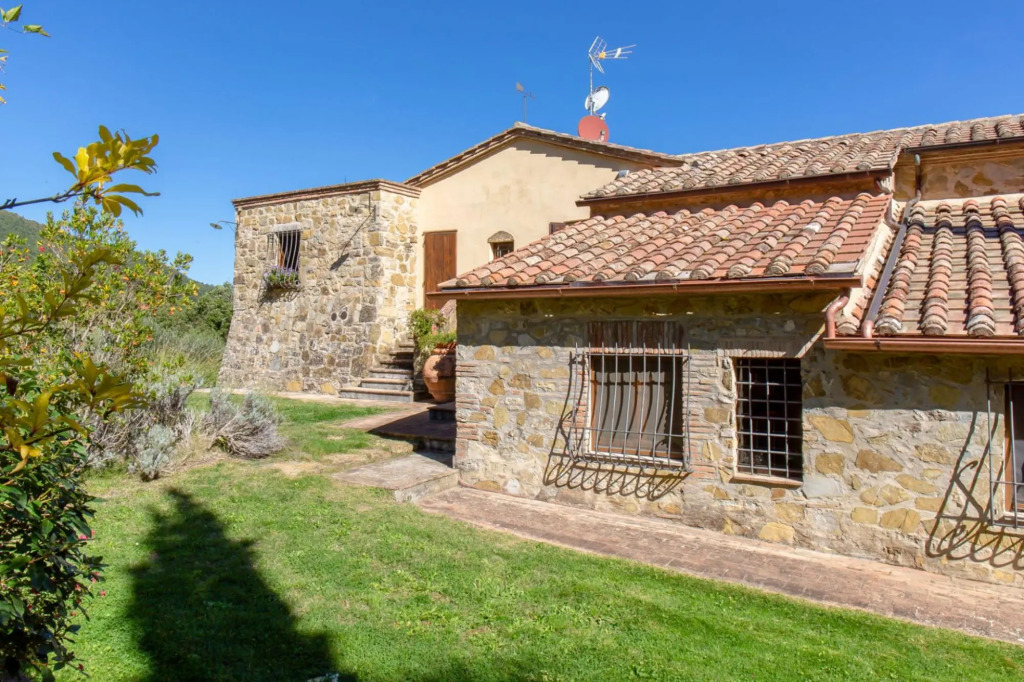 Il Felceto is a beautiful and charming farmhouse that enjoys a privileged position, with a view as f-Il Felceto