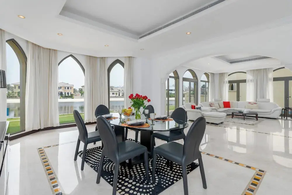 Private Palm Villa - Mint Stay
