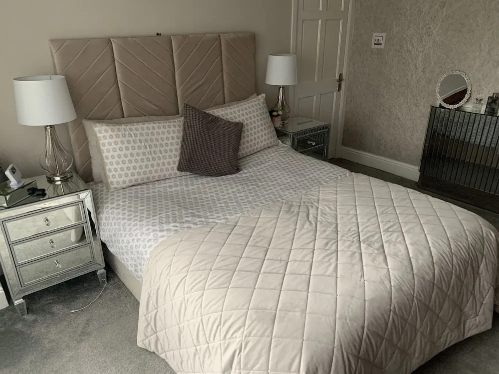 Holiday Rental Luxury House In Manchester