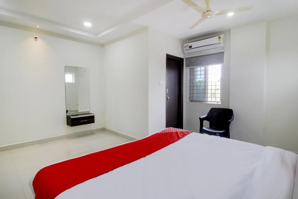 OYO 82495 Pgr Guest Inn