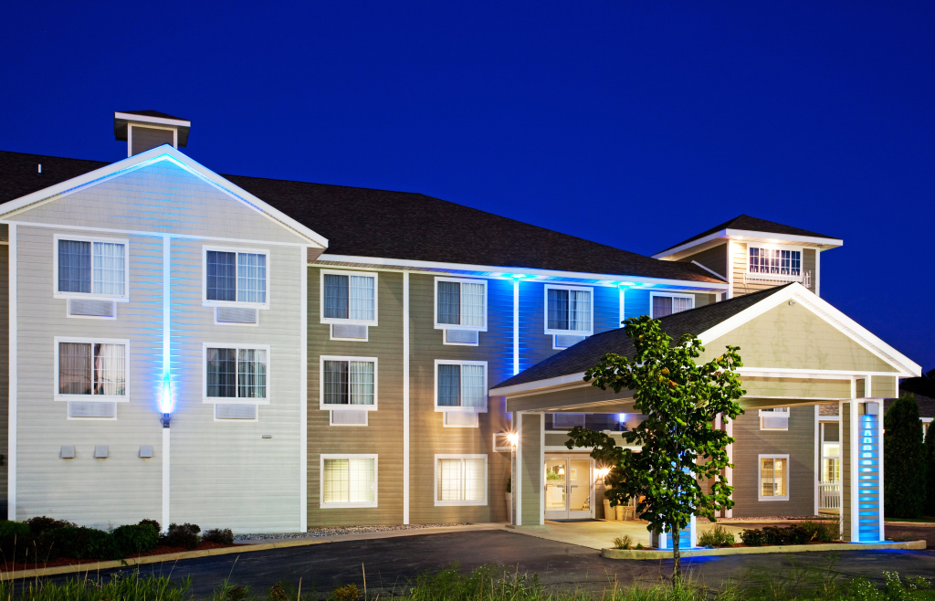 Holiday Inn Express & Suites New Buffalo, MI by IHG