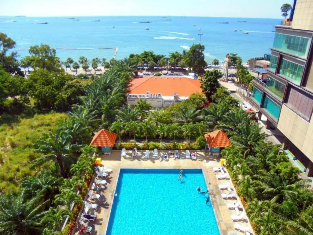 View Talay 6 Pattaya Beach Apartment by Honey
