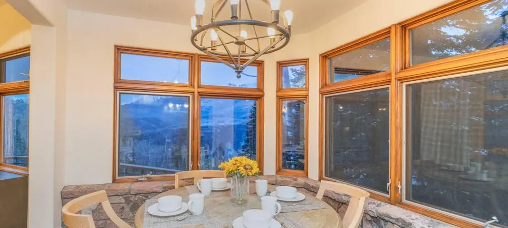 Slopeside Villa by Exceptional Stays