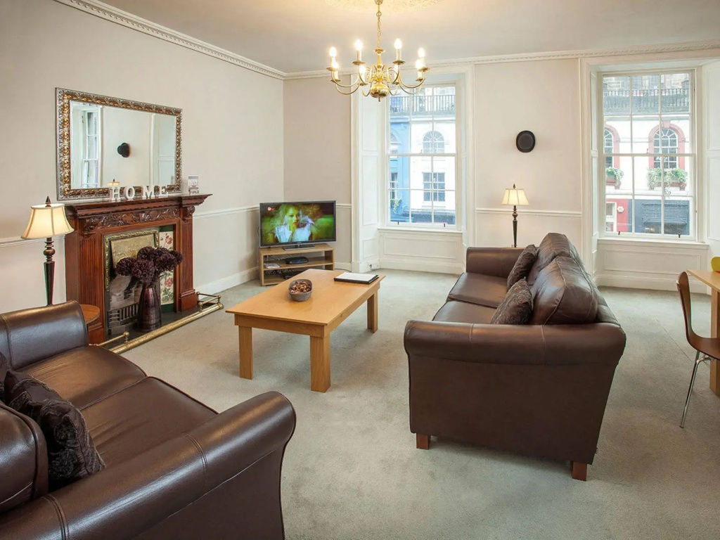 Royal Mile Apartments by Joivy