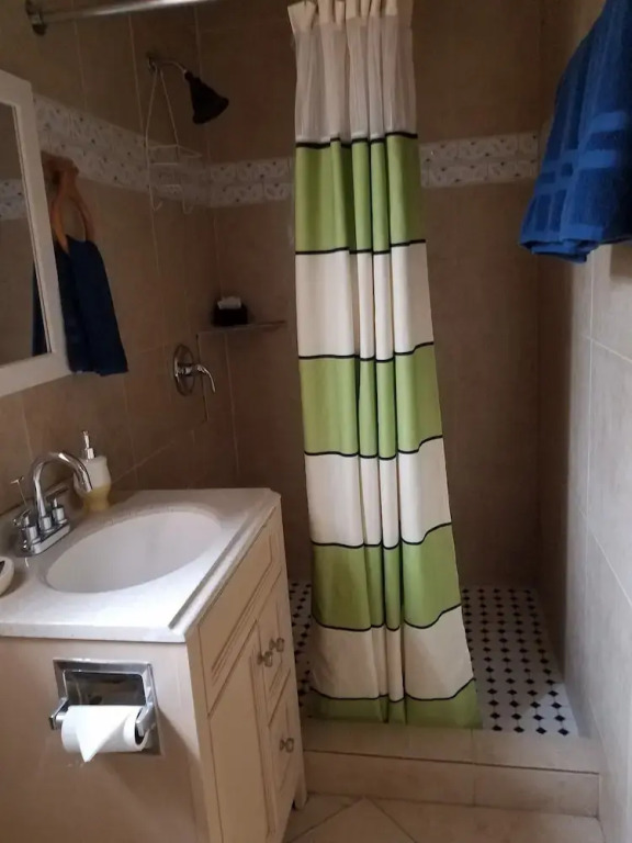 PineCrest Inn & Suites