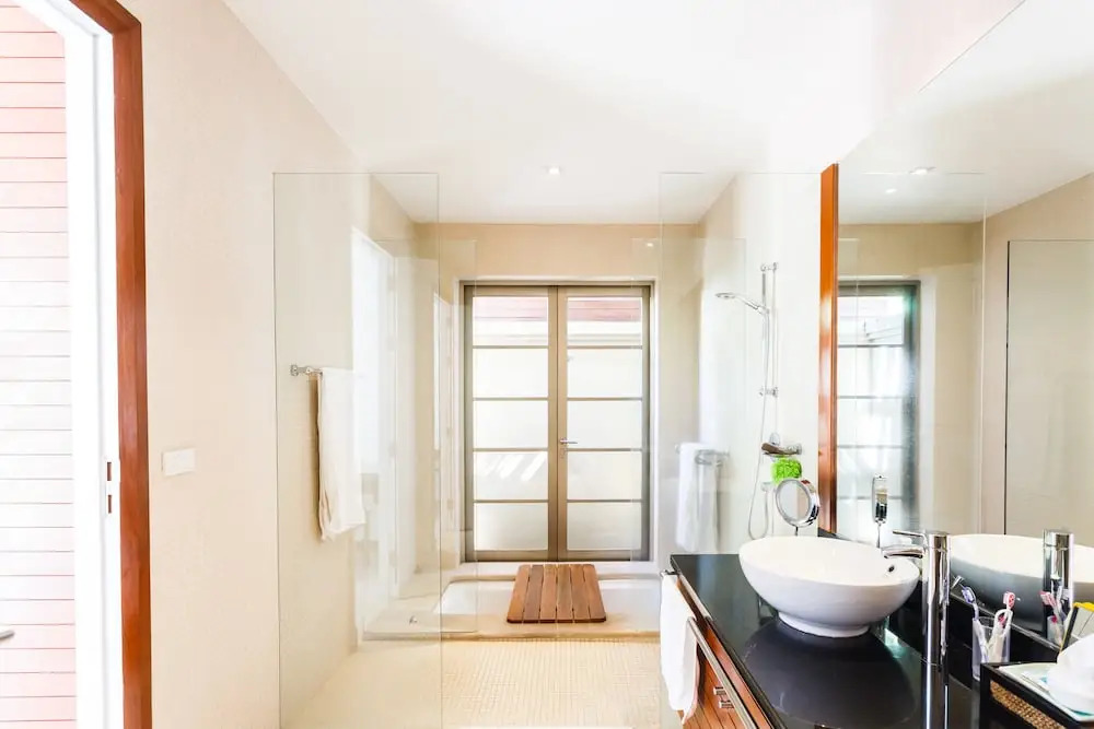 Stylish Pool View Apartments Legendary Bangtao by Mango Family
