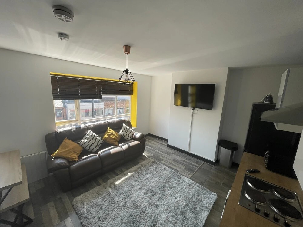 The Willow - Superb Spacious 3 Bed Room Apartment
