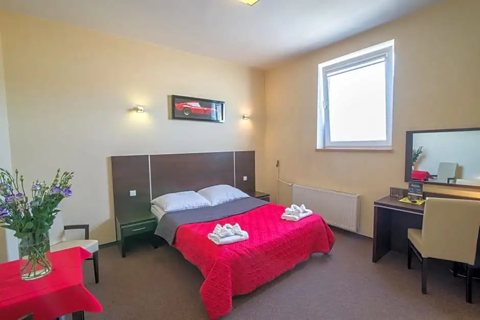 Hotel 104