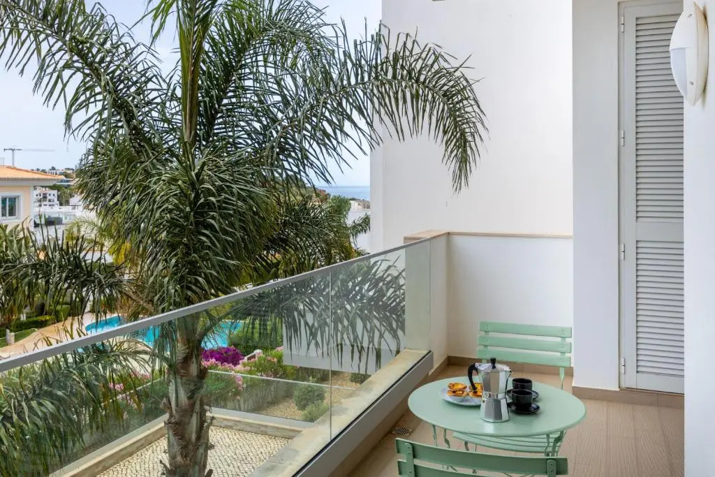 CoolHouses Algarve Lagos, 3 Bed modern Flat, outdoor, Indoor pools and SPA, Amor à Vida