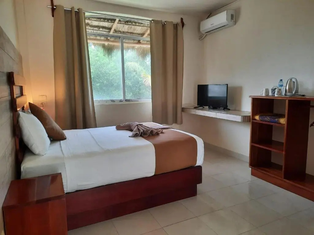 Porto Coral Hotel & Suites