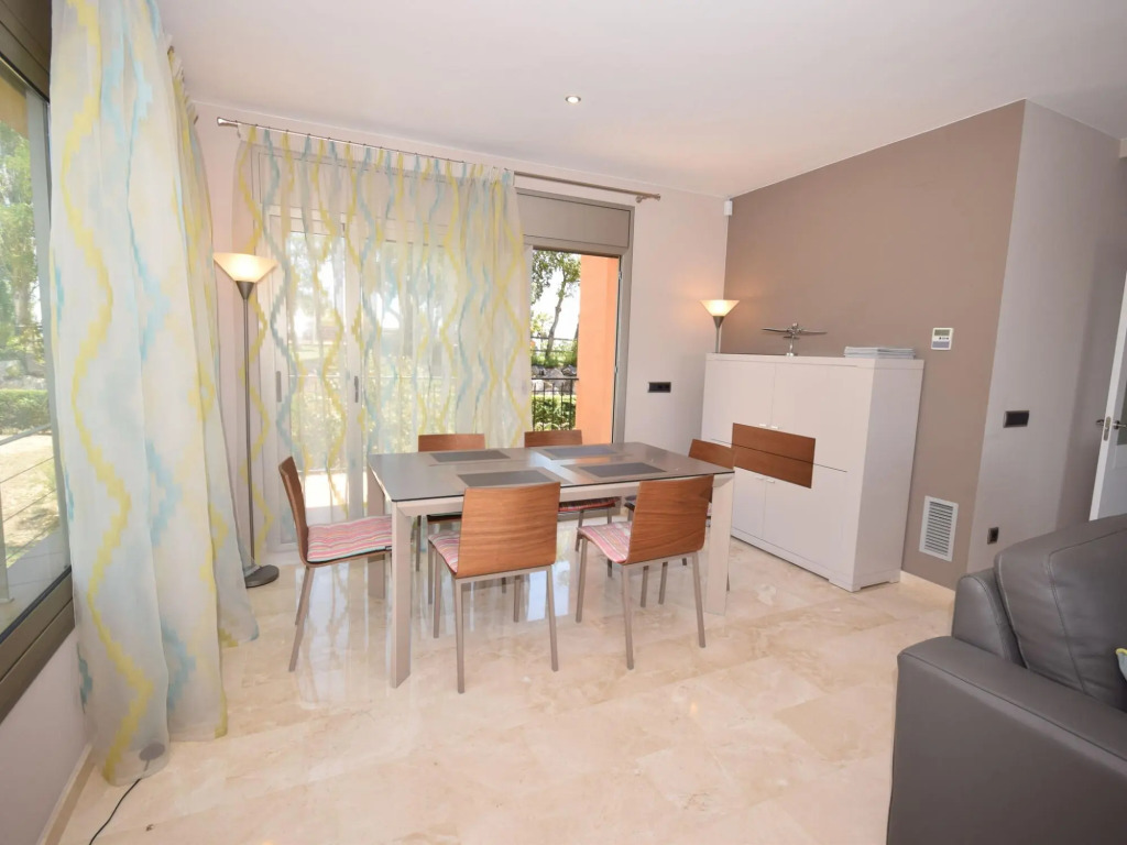 Comfortable apartment in Castell d'Aro with terrace