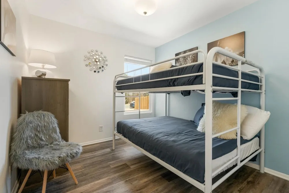 Serenity Sands - Hot Tub, Bbq And Fire Pit! 3 Bedroom Home by RedAwning