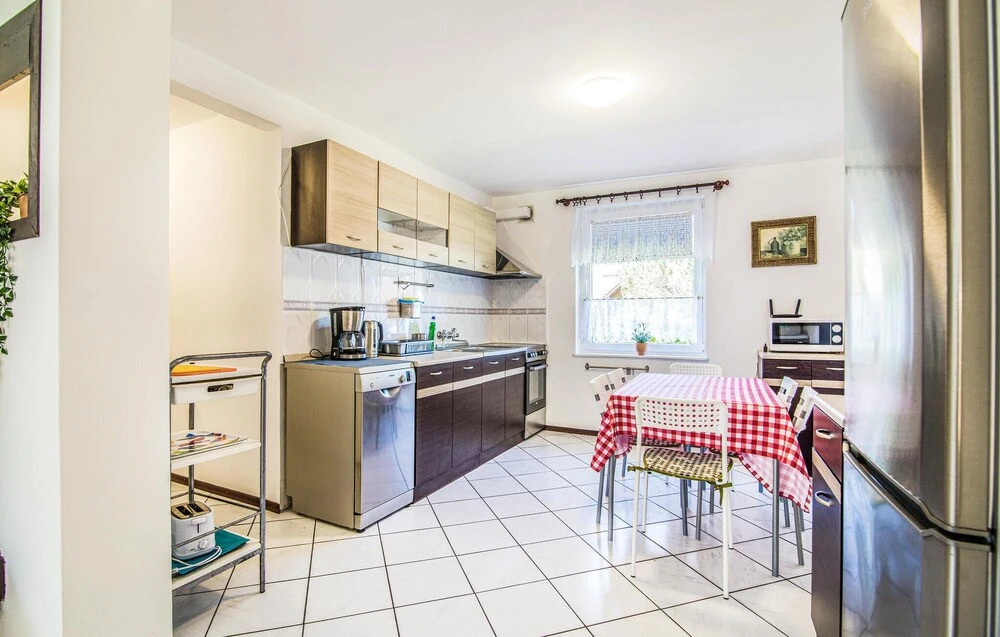 Awesome Home in Lubiatowo With 4 Bedrooms and Wifi