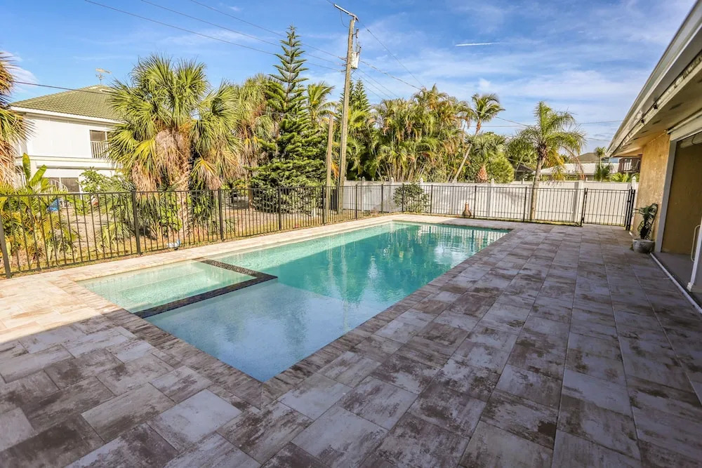 7965 Estero - Paradise Point