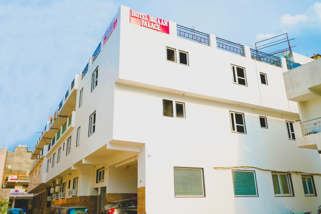 Hotel Ishaan Palace Near IGI Delhi Airport
