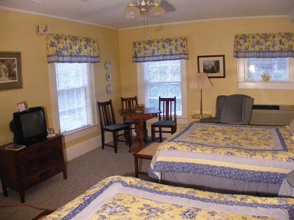 Millhouse Inn
