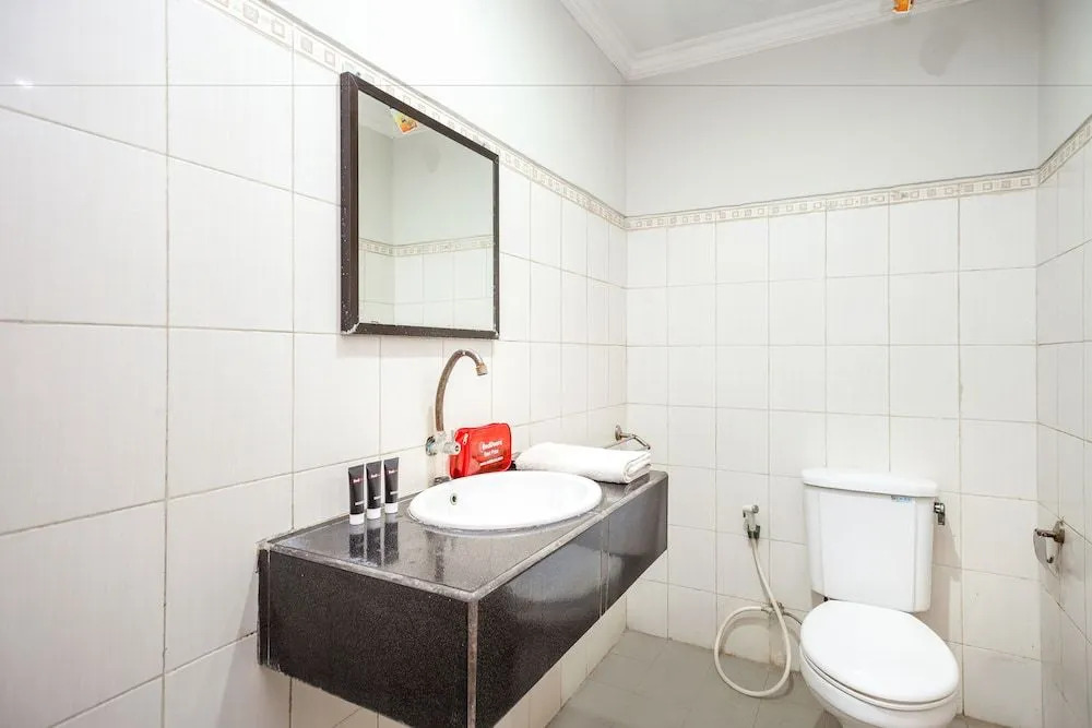 RedDoorz near Ngurah Rai Airport 2